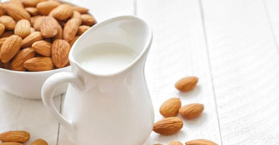 leite-de-amendoas