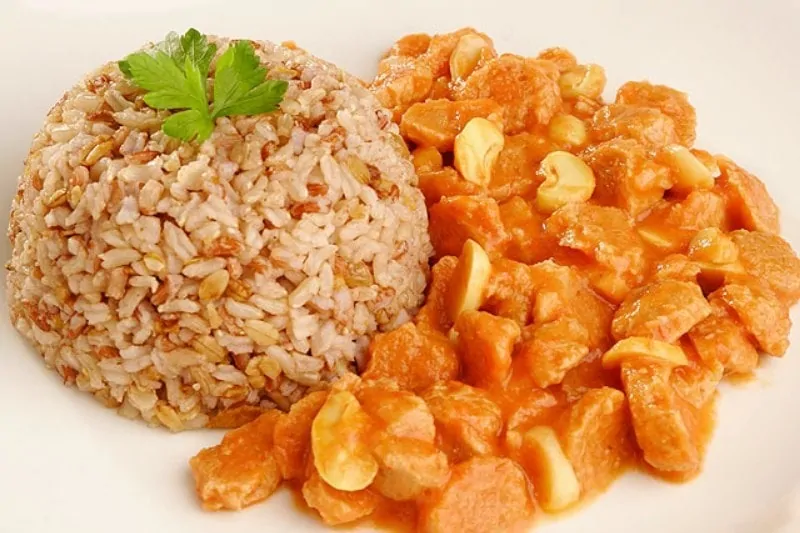 Frango molho Pasta de Amendoim
