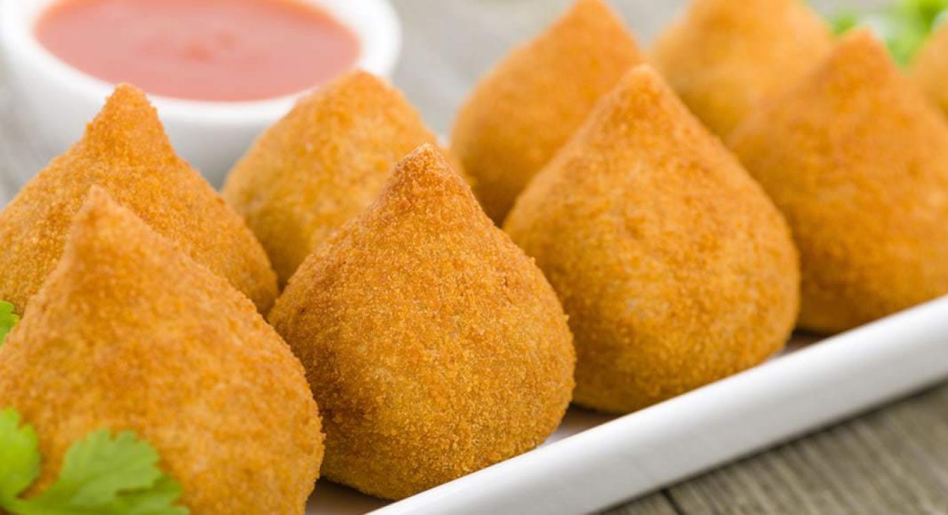 Receita Anabólica: Coxinha Fit assada com massa de Batata Doce ou Mandioca