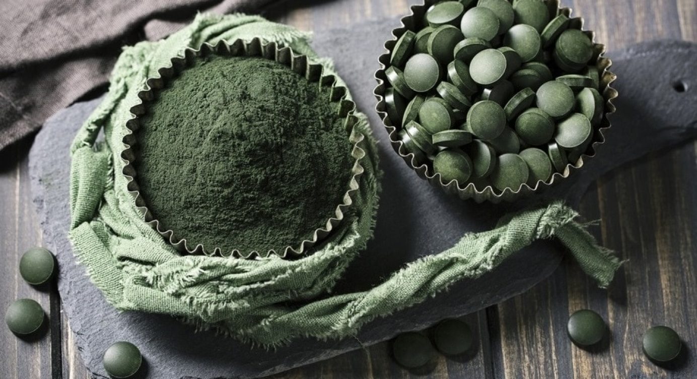 O que é a Spirulina, para que serve, benefícios, função, excesso, efeitos colaterais e como tomar