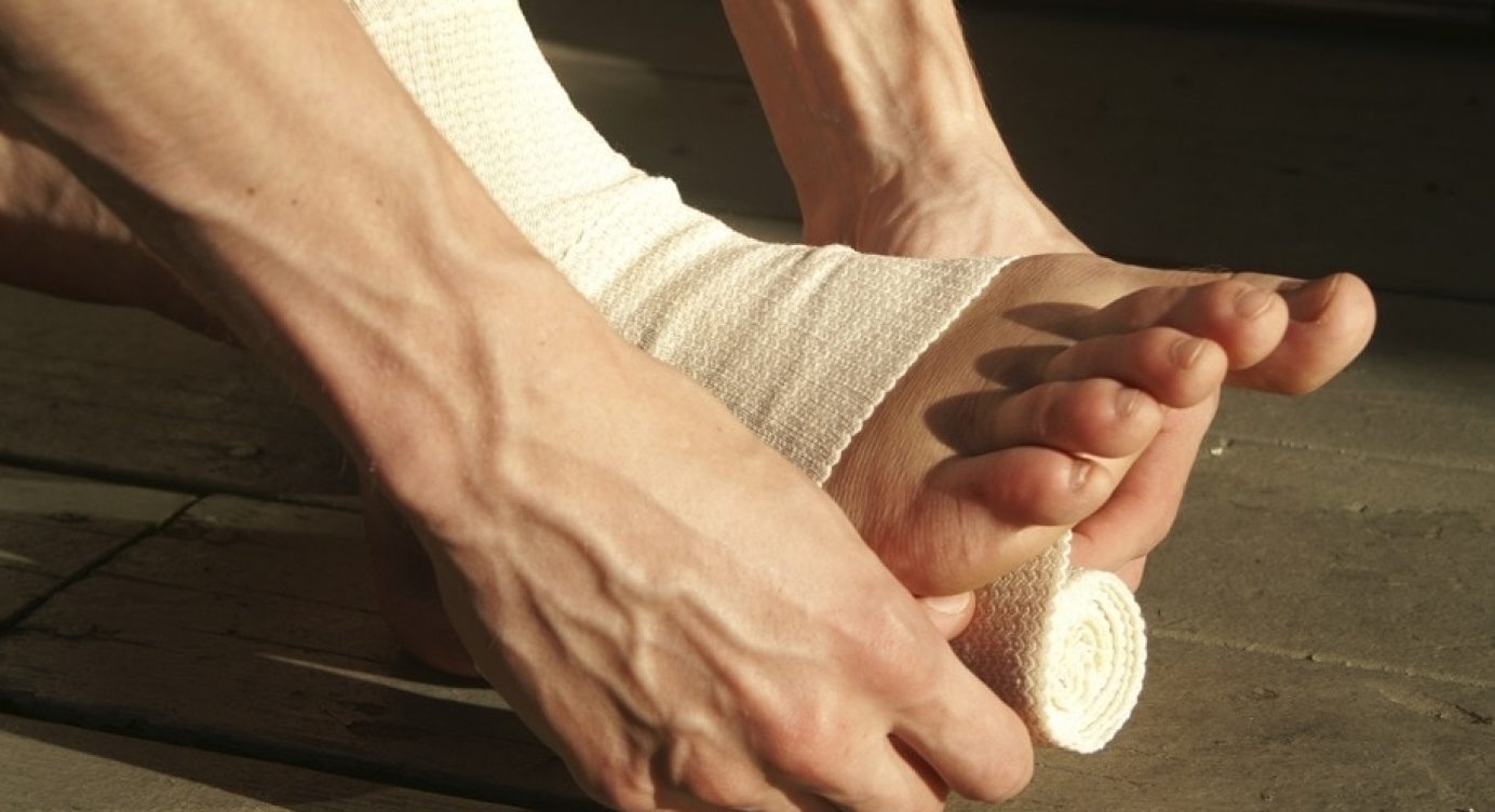 Lesão no Tornozelo: sintomas, cuidados, como evitar e tratamento