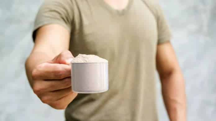 Tomar Whey Protein antes de Dormir ajuda no Ganho de Massa Muscular