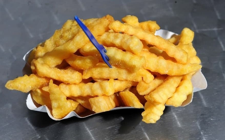 Por que deixar de comer não emagrece?
