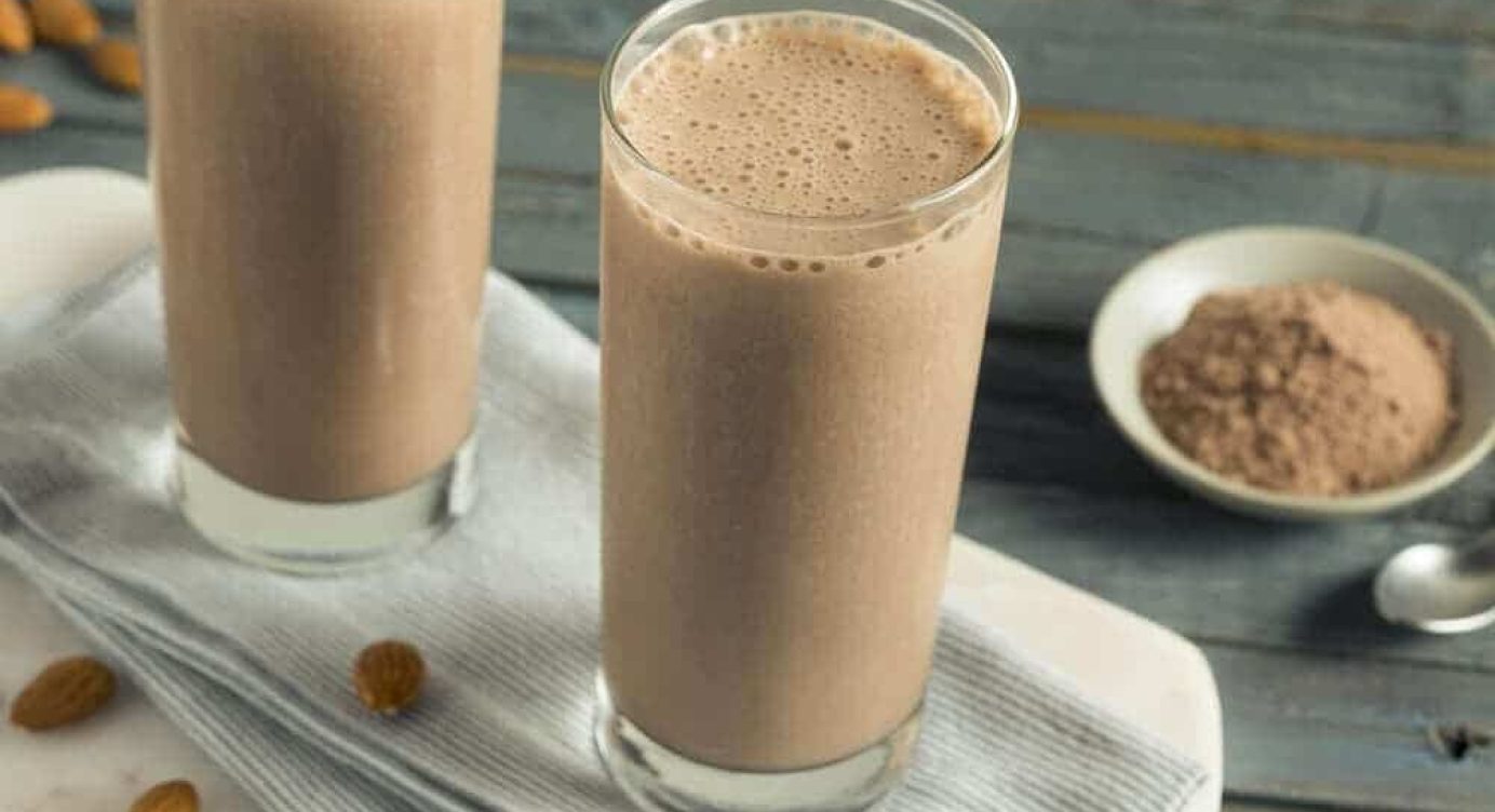 Tomar Whey Protein com Leite corta o efeito do Whey?