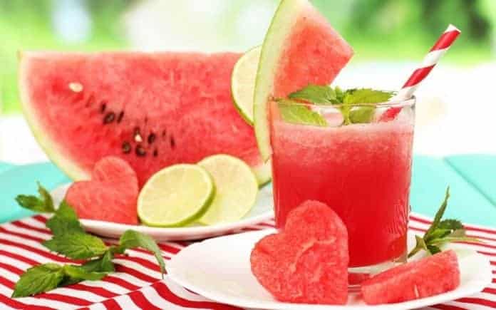 Benefícios do suco detox de melancia com gengibre para emagrecer