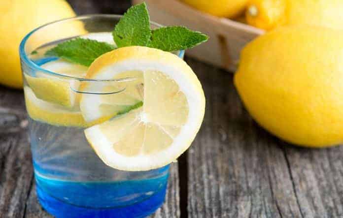 Como funciona a Dieta da Água com Limão para Emagrecer