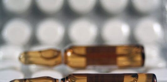 METENOLONA – Para que serve, Benefícios, Colaterais e Como Tomar Ampolas de metenolona para uso em treinos e musculação.