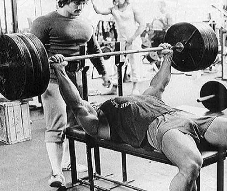 Treino de Peito do Arnold Schwarzenegger Supino