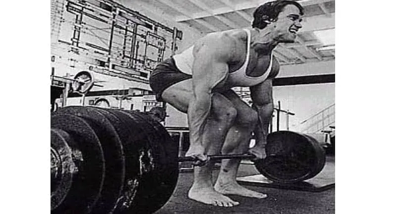 Treino de Costas do Arnold Schwarzenegger Levantamento Terra