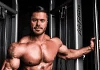 Renato Cariani: Treino de Ombros de 30 Minutos para Hipertrofia Rápida Renato Cariani Treino de Ombros explosivo de 30 minutos
